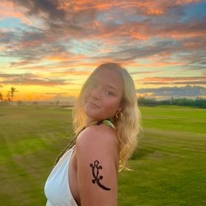 Meet your Posher, Riley mathison